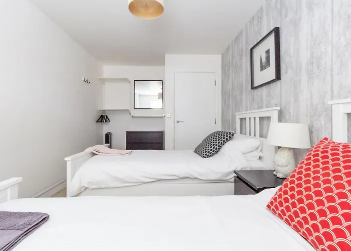 Spacious Central Family Apartment